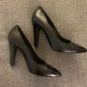 Chanel black pumps size 39 1/2
